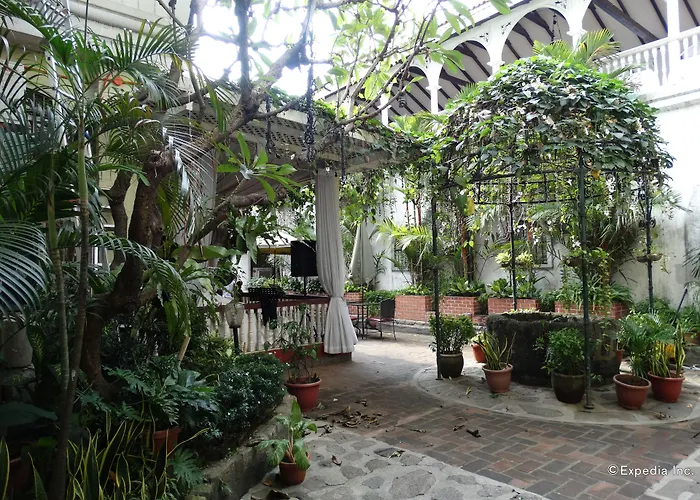 White Knight Hotel Intramuros